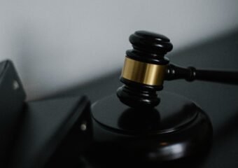 محامي عقاري سلطنة عمان